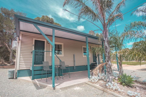 Seppelts View Cabins - Accommodation Redcliffe 1