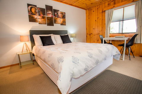 Seppelts View Cabins - Accommodation Redcliffe 13