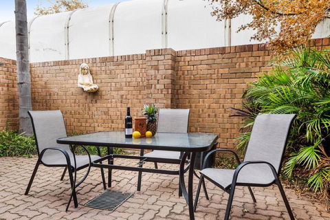 Adelaide Style Accommodation-Close To City-North Adelaide-3 Bdrm- FREE Parking - Accommodation Redcliffe 24