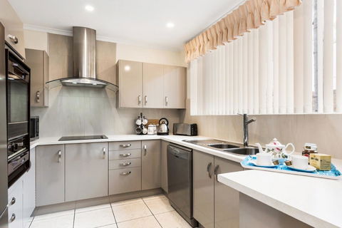 Adelaide Style Accommodation-Close To City-North Adelaide-3 Bdrm- FREE Parking - Accommodation Redcliffe 6