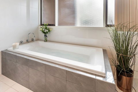 Adelaide Style Accommodation-Close To City-North Adelaide-3 Bdrm- FREE Parking - Accommodation Redcliffe 2
