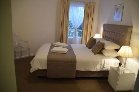 Spacious 4 BR And 2 Bathrooms City Apartment - Accommodation Redcliffe 17