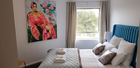 Spacious 4 BR And 2 Bathrooms City Apartment - Accommodation Redcliffe 10
