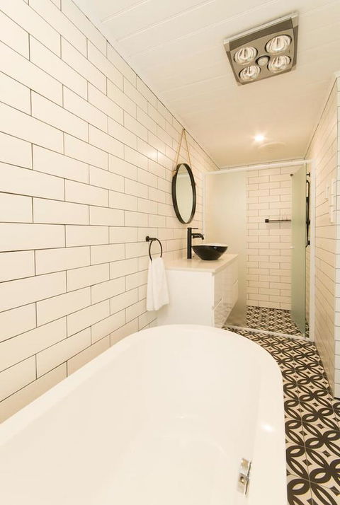 The Manor Basket Range - Accommodation Redcliffe 1