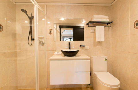 The Manor Basket Range - Accommodation Redcliffe 6