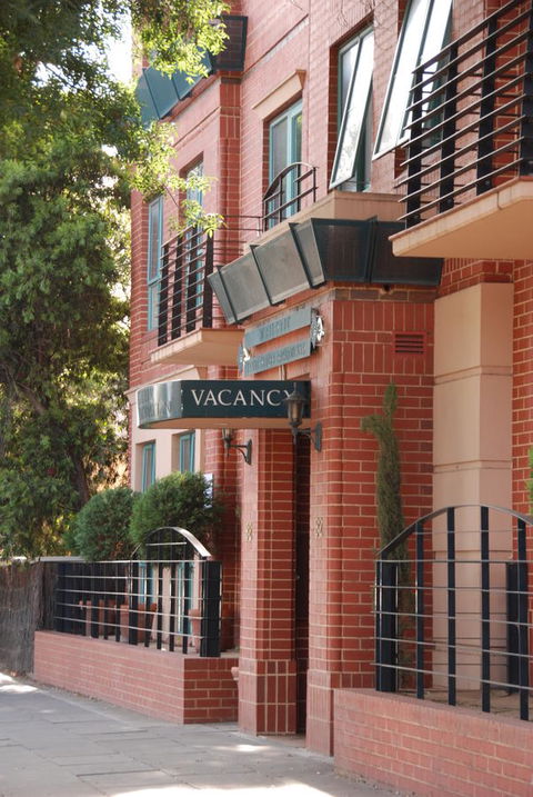 Majestic Tynte Street Apartments - Accommodation Redcliffe 2
