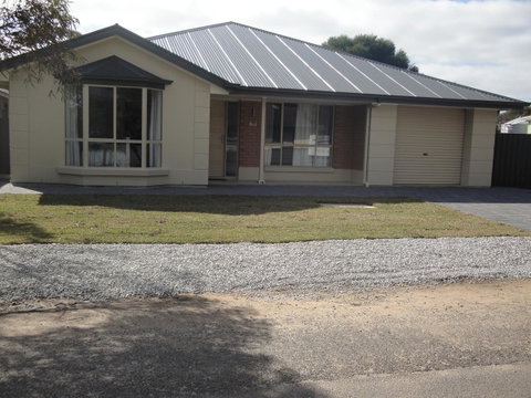White Sands Retreat - Accommodation Redcliffe 0