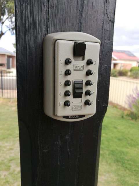 Hilda Anna's - Accommodation Redcliffe 8