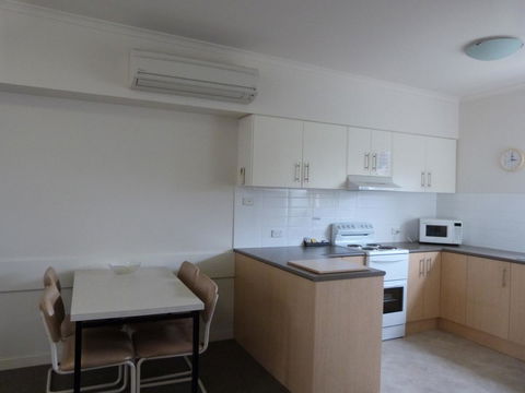 Glenelg Holiday Apartments - Corfu - Accommodation Redcliffe 7