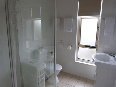 Glenelg Holiday Apartments - Corfu - Accommodation Redcliffe 14