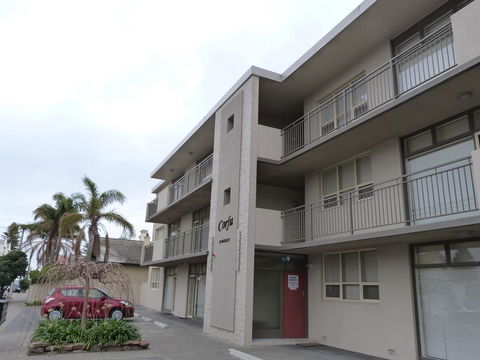 Glenelg Holiday Apartments - Corfu - Accommodation Redcliffe 1