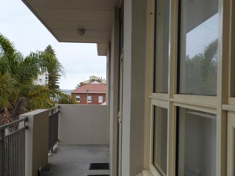 Glenelg Holiday Apartments - Corfu - Accommodation Redcliffe 2