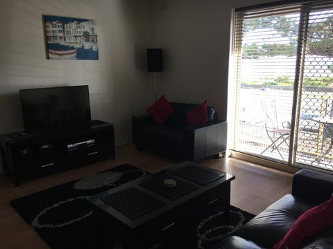 Adelaide - Semaphore Beach Front - Accommodation Redcliffe 2