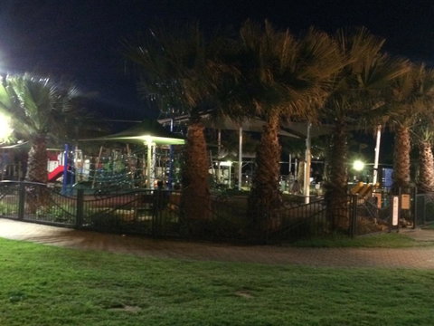 Adelaide - Semaphore Beach Front - Accommodation Redcliffe 28