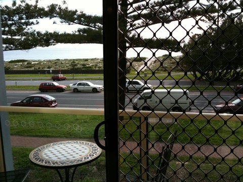Adelaide - Semaphore Beach Front - Accommodation Redcliffe 9
