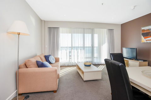 Pier Luxury Apartments - Accommodation Redcliffe 13