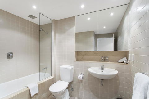 Pier Luxury Apartments - Accommodation Redcliffe 4