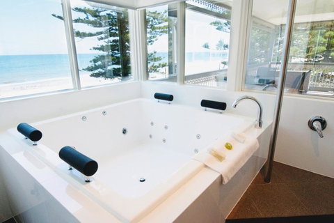 Seawall Apartments - Accommodation Redcliffe 30