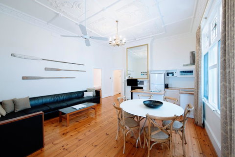 Seawall Apartments - Accommodation Redcliffe 12