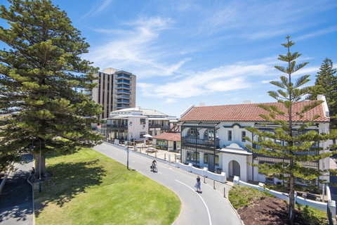 Seawall Apartments - Accommodation Redcliffe 0