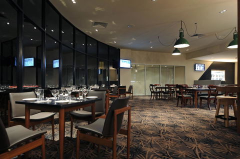 Mansfield Park Hotel - Accommodation Redcliffe 3