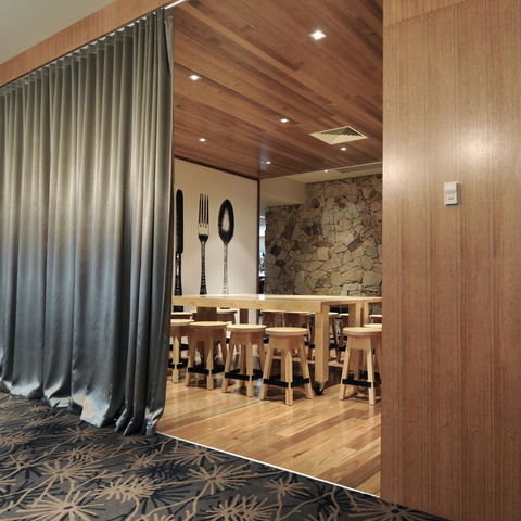 Mansfield Park Hotel - Accommodation Redcliffe 4