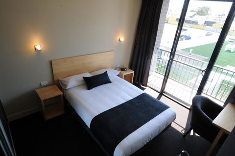 Mansfield Park Hotel - Accommodation Redcliffe 12