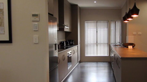 Casavino Luxury Villa - Accommodation Redcliffe 30