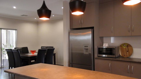 Casavino Luxury Villa - Accommodation Redcliffe 13