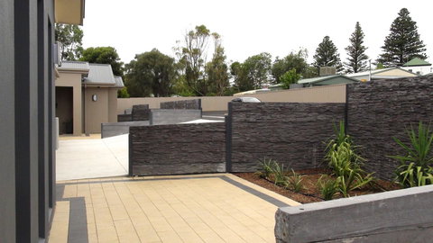 Casavino Luxury Villa - Accommodation Redcliffe 16