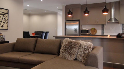 Casavino Luxury Villa - Accommodation Redcliffe 27