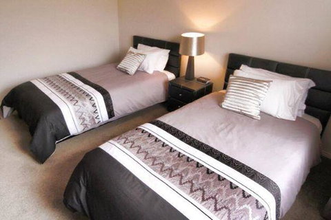 Casavino Luxury Villa - Accommodation Redcliffe 33