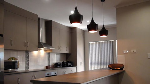 Casavino Luxury Villa - Accommodation Redcliffe 20