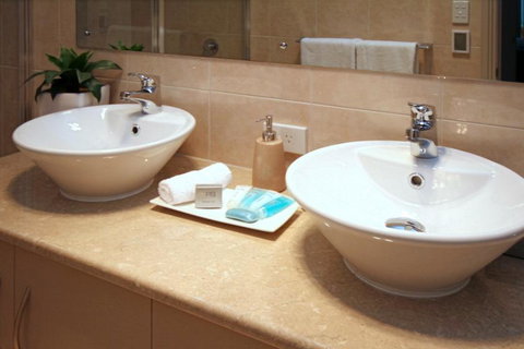 Casavino Luxury Villa - Accommodation Redcliffe 15