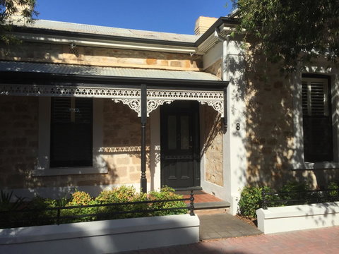 8 Osborne - Accommodation Redcliffe 0