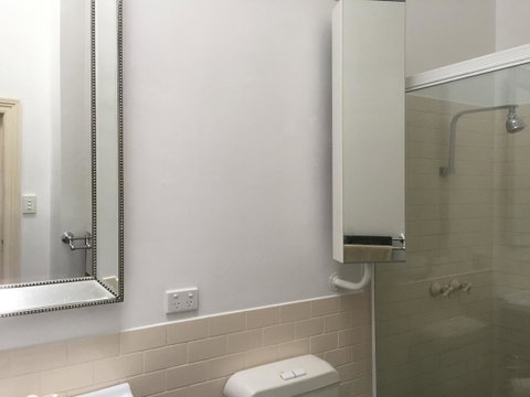 8 Osborne - Accommodation Redcliffe 11