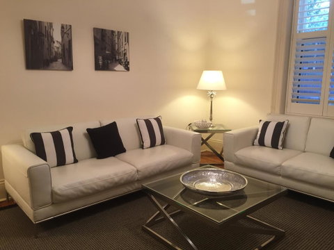 8 Osborne - Accommodation Redcliffe 6