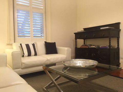 8 Osborne - Accommodation Redcliffe 8