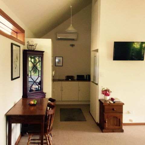 STUDIO ECHUNGA Adelaide Hills - Accommodation Redcliffe 9