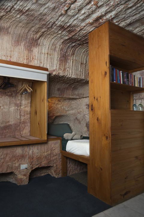 Ali\'s Underground Studio - Accommodation Redcliffe 7
