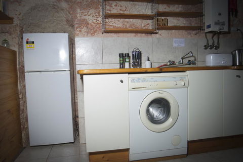 Ali\'s Underground Studio - Accommodation Redcliffe 5