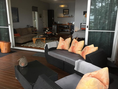 Smiths Lake House - Accommodation Redcliffe 2
