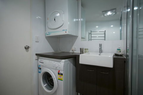 Adelaide DressCircle Apartments - Archer Street - Accommodation Redcliffe 16