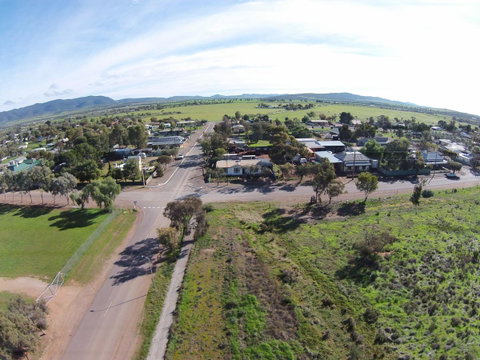 The Quorn-er House - Accommodation Redcliffe 7