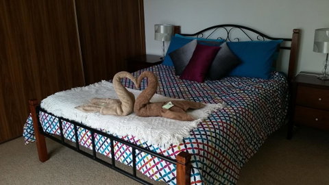 The Quorn-er House - Accommodation Redcliffe 8