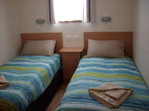 Jacko's Holiday Cabins - Accommodation Redcliffe 6