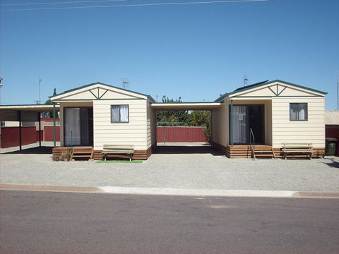 Jacko's Holiday Cabins - Accommodation Redcliffe 0