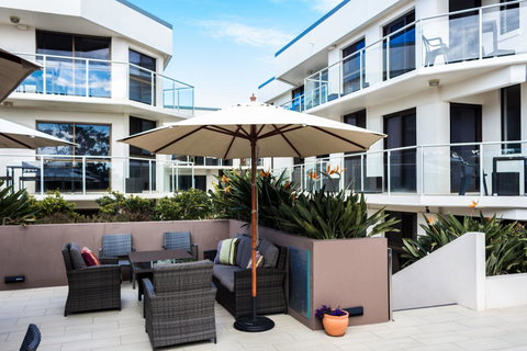 Bayview Beachfront Apartments, In Town Right On The Beach - Accommodation Redcliffe 26