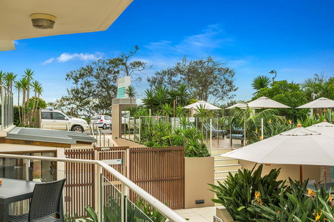 Bayview Beachfront Apartments, In Town Right On The Beach - Accommodation Redcliffe 13