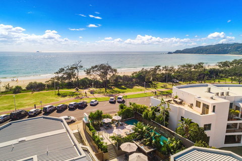 Bayview Beachfront Apartments, In Town Right On The Beach - Accommodation Redcliffe 3